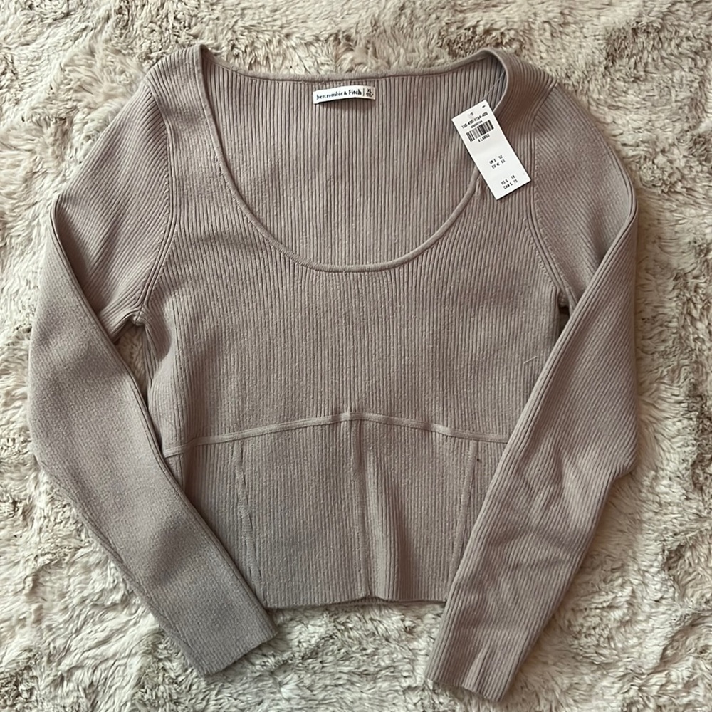 Women’s Abercrombie & Fitch Sweater
